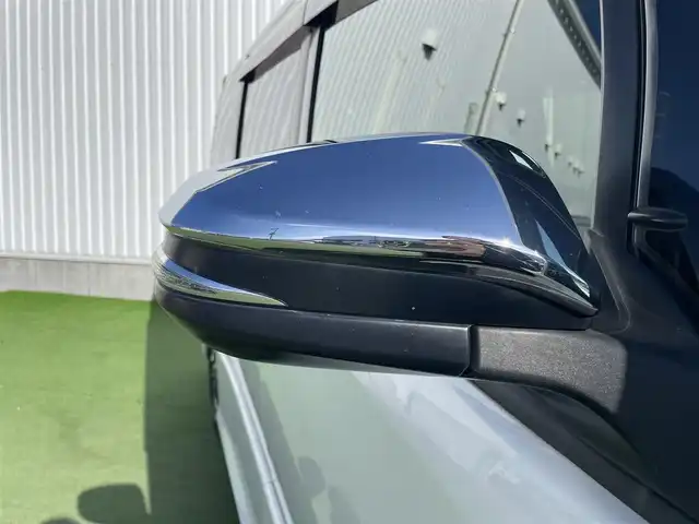 トヨタ ヴォクシー ZS 煌Ⅱ 香川県 2019(令1)年 7.4万km ホワイトパールクリスタルシャイン 純正10型SDナビゲーショ/→フルセグ/→CD/DVD/12.1型フリップダウンモニター/両側パワースライドドア/バックカメラ/クリアランスソナー/トヨタセーフティセンス/→プリクラッシュセーフティ/→レーンディパーチャーアラート/→レーントレーシングアシスト/→レーダークルーズコントロール/→オートマチックハイビーム/ビルトインETC/ドライブレコーダー（前後）/ステアリングスイッチ/三眼LEDヘッドライト/オートヘッドライト/電動格納ミラー（ウィンカー付）/パーソナルテーブル/後席サンシェード/スマートキー