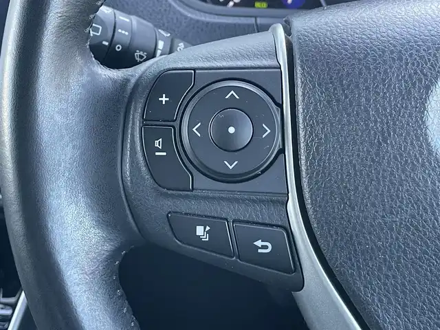 トヨタ ヴォクシー ZS 煌Ⅱ 香川県 2019(令1)年 7.4万km ホワイトパールクリスタルシャイン 純正10型SDナビゲーショ/→フルセグ/→CD/DVD/12.1型フリップダウンモニター/両側パワースライドドア/バックカメラ/クリアランスソナー/トヨタセーフティセンス/→プリクラッシュセーフティ/→レーンディパーチャーアラート/→レーントレーシングアシスト/→レーダークルーズコントロール/→オートマチックハイビーム/ビルトインETC/ドライブレコーダー（前後）/ステアリングスイッチ/三眼LEDヘッドライト/オートヘッドライト/電動格納ミラー（ウィンカー付）/パーソナルテーブル/後席サンシェード/スマートキー