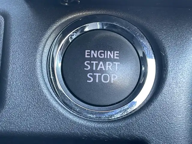 トヨタ ヴォクシー ZS 煌Ⅱ 香川県 2019(令1)年 7.4万km ホワイトパールクリスタルシャイン 純正10型SDナビゲーショ/→フルセグ/→CD/DVD/12.1型フリップダウンモニター/両側パワースライドドア/バックカメラ/クリアランスソナー/トヨタセーフティセンス/→プリクラッシュセーフティ/→レーンディパーチャーアラート/→レーントレーシングアシスト/→レーダークルーズコントロール/→オートマチックハイビーム/ビルトインETC/ドライブレコーダー（前後）/ステアリングスイッチ/三眼LEDヘッドライト/オートヘッドライト/電動格納ミラー（ウィンカー付）/パーソナルテーブル/後席サンシェード/スマートキー