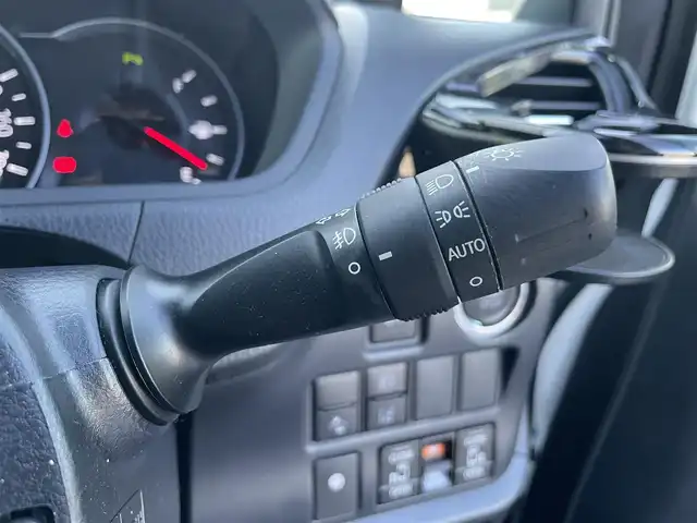 トヨタ ヴォクシー ZS 煌Ⅱ 香川県 2019(令1)年 7.4万km ホワイトパールクリスタルシャイン 純正10型SDナビゲーショ/→フルセグ/→CD/DVD/12.1型フリップダウンモニター/両側パワースライドドア/バックカメラ/クリアランスソナー/トヨタセーフティセンス/→プリクラッシュセーフティ/→レーンディパーチャーアラート/→レーントレーシングアシスト/→レーダークルーズコントロール/→オートマチックハイビーム/ビルトインETC/ドライブレコーダー（前後）/ステアリングスイッチ/三眼LEDヘッドライト/オートヘッドライト/電動格納ミラー（ウィンカー付）/パーソナルテーブル/後席サンシェード/スマートキー