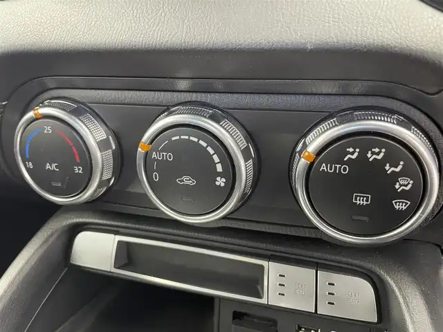 マツダ ロードスター S レザーパッケージ 富山県 2020(令2)年 1.7万km スノーフレイクホワイトパールマイカ 純正ナビ（CD　DVD　BT　CarPlay）/フルセグTV/バックカメラ/リアコーナーセンサー/ETC/黒革シート/全席シートヒーター/社外フロントドラレコ（HDR-352GH）/スマートシティブレーキサポート/BSMシステム/車線逸脱警報システム/スマートキー/プッシュスタート/アダプティブLEDヘッドライト/クルーズコントロール/横滑防止装置/保証書、取説/スペアキー