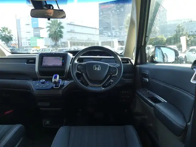 ホンダ フリード ハイブリット EX 千葉県 2017(平29)年 5.4万km モダンスティールM ホンダセンシング/・衝突軽減ブレーキ（CMBS）/・車線維持支援システム（LKAS）/・アダプティブクルーズコントロール（ACC）/・後方誤発進抑制機能/・誤発進抑制機能/両側パワースライドドア/純正メモリーナビ/地デジTV/【DVD/CD再生機能　Bluetooth接続】/バックカメラ/ドライブレコーダー/ハーフレザーシート/前席シートヒーター/ETC/LEDヘッドライト/ウインカーミラー/純正15インチアルミホイル/サイド/カーテンエアバッグ/Honda スマートキー