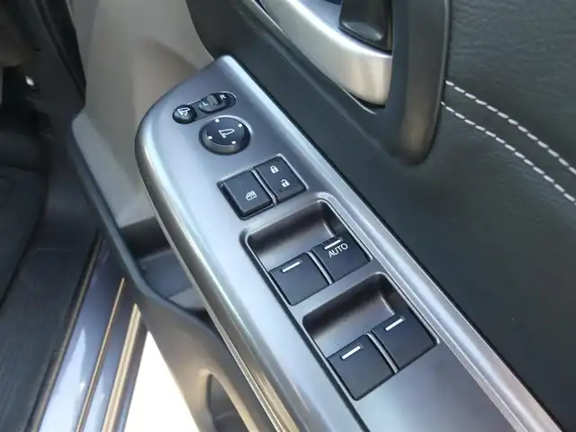 ホンダ フリード ハイブリット EX 千葉県 2017(平29)年 5.4万km モダンスティールM ホンダセンシング/・衝突軽減ブレーキ（CMBS）/・車線維持支援システム（LKAS）/・アダプティブクルーズコントロール（ACC）/・後方誤発進抑制機能/・誤発進抑制機能/両側パワースライドドア/純正メモリーナビ/地デジTV/【DVD/CD再生機能　Bluetooth接続】/バックカメラ/ドライブレコーダー/ハーフレザーシート/前席シートヒーター/ETC/LEDヘッドライト/ウインカーミラー/純正15インチアルミホイル/サイド/カーテンエアバッグ/Honda スマートキー