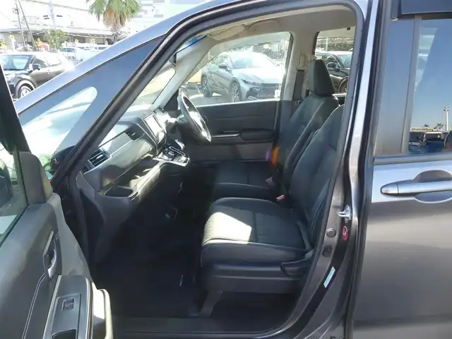 ホンダ フリード ハイブリット EX 千葉県 2017(平29)年 5.4万km モダンスティールM ホンダセンシング/・衝突軽減ブレーキ（CMBS）/・車線維持支援システム（LKAS）/・アダプティブクルーズコントロール（ACC）/・後方誤発進抑制機能/・誤発進抑制機能/両側パワースライドドア/純正メモリーナビ/地デジTV/【DVD/CD再生機能　Bluetooth接続】/バックカメラ/ドライブレコーダー/ハーフレザーシート/前席シートヒーター/ETC/LEDヘッドライト/ウインカーミラー/純正15インチアルミホイル/サイド/カーテンエアバッグ/Honda スマートキー