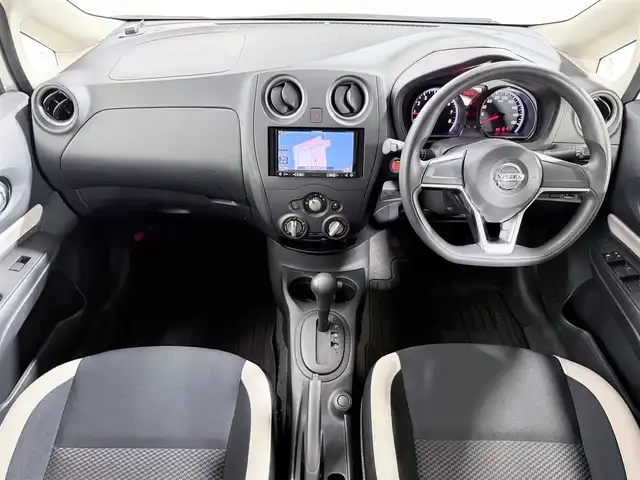 日産 ノート X 大阪府 2018(平30)年 1.7万km ホワイト デジタルインナーミラー 全方位カメラ 社外ナビTV CD/DVD 衝突軽減ブレーキ レーンアシスト アイドリングストップ クリアランスソナー オートライト スマートキー プッシュスタート ドライブレコーダー