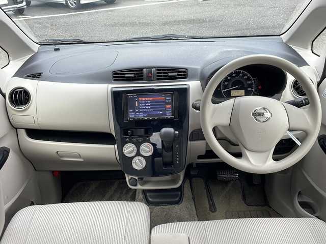 日産 デイズ S 新潟県 2018(平30)年 5.8万km スターリングシルバーM 4WD/社外SDナビ：CN-BR300B/バックカメラ/衝突軽減システム/運転席シートヒーター/前後コーナーセンサー/ETC/夏タイヤ積載/取扱説明書