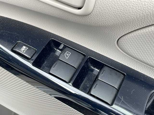 日産 デイズ S 新潟県 2018(平30)年 5.8万km スターリングシルバーM 4WD/社外SDナビ：CN-BR300B/バックカメラ/衝突軽減システム/運転席シートヒーター/前後コーナーセンサー/ETC/夏タイヤ積載/取扱説明書