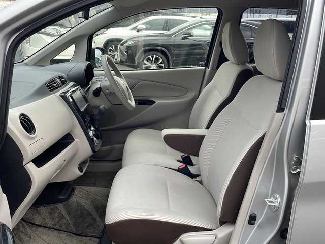 日産 デイズ S 新潟県 2018(平30)年 5.8万km スターリングシルバーM 4WD/社外SDナビ：CN-BR300B/バックカメラ/衝突軽減システム/運転席シートヒーター/前後コーナーセンサー/ETC/夏タイヤ積載/取扱説明書