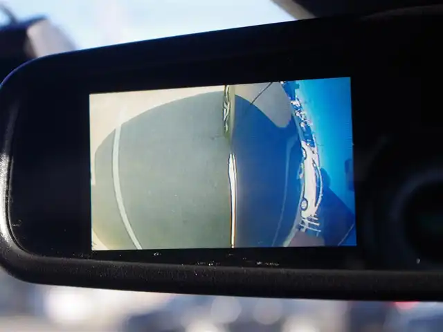 プジョー ３００８ GT ブルー HDi 埼玉県 2018(平30)年 4.6万km 青 ブラックレザーシート /アダプティブクルーズコントロール/スライディングルーフ /ファーストクラスパッケージ /CarPlay /Bluetooth/パークセンサー /ブラインドスポットモニター /全周囲カメラ /純正ナビ /ドラレコ /ETC /シートHI /シートメモリー機能