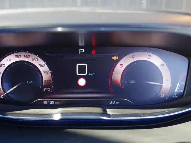 プジョー ３００８ GT ブルー HDi 埼玉県 2018(平30)年 4.6万km 青 ブラックレザーシート /アダプティブクルーズコントロール/スライディングルーフ /ファーストクラスパッケージ /CarPlay /Bluetooth/パークセンサー /ブラインドスポットモニター /全周囲カメラ /純正ナビ /ドラレコ /ETC /シートHI /シートメモリー機能