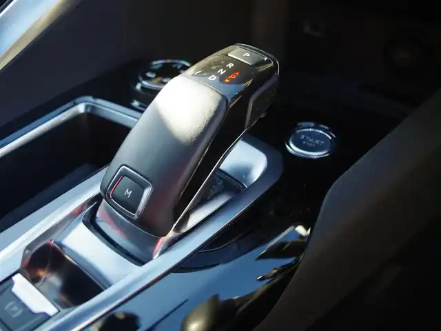 プジョー ３００８ GT ブルー HDi 埼玉県 2018(平30)年 4.6万km 青 ブラックレザーシート /アダプティブクルーズコントロール/スライディングルーフ /ファーストクラスパッケージ /CarPlay /Bluetooth/パークセンサー /ブラインドスポットモニター /全周囲カメラ /純正ナビ /ドラレコ /ETC /シートHI /シートメモリー機能