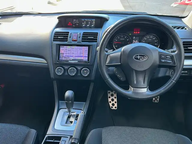 スバル インプレッサ ＸＶ 2．0i－L アイサイト 愛知県 2013(平25)年 9.9万km クリスタルブラックシリカ ワンオーナー/４WD/アイサイトVer2/・プリクラッシュブレーキ/・全車速追従型クルーズコントロール/・誤発進抑制制御/・ふらつき警報/・車線逸脱警報/・先行車発進告知/Carrozzeriaサイバーナビ〈AVIC-ZH0009〉/DVD／Bluetooth／地デジTV／MS/運転席パワーシート/HIDヘッドランプ〈オートライト機能付〉/フロントフォグライト／リアフォグ/純正17インチAW/スマートキー＆プッシュスタート