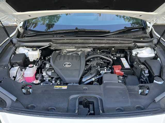 レクサス ＲＸ 350 Fスポーツ 京都府 2023(令5)年 2.8万km ホワイトノーヴァガラスフレーク ワンオーナー/純正ナビ/・フルセグTV/BT/Miracast/バックカメラ/パノラミックビューモニター/クルーズコントロール/サンルーフ/ビルトインETC2.0/アドバンスドパーク/プリクラッシュセーフティ/BSM/PDA/車線逸脱防止装置/コーナーセンサー/アイドリングストップ/ダウンヒルアシストコントロール/4WD/メモリーパワーシート/シートヒーター/エアシート/ステアリングヒーター/ステアリングスイッチ/パドルシフト/パワーバックドア/電動パーキングブレーキ/ブレーキホールド/プッシュスタート/純正ドアバイザー/純正フロアマット/保証書＆取説/スマートキースペア