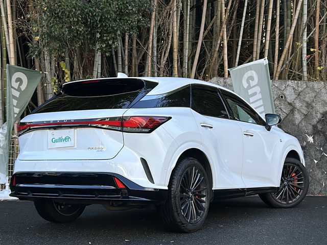 レクサス ＲＸ 350 Fスポーツ 京都府 2023(令5)年 2.8万km ホワイトノーヴァガラスフレーク ワンオーナー/純正ナビ/・フルセグTV/BT/Miracast/バックカメラ/パノラミックビューモニター/クルーズコントロール/サンルーフ/ビルトインETC2.0/アドバンスドパーク/プリクラッシュセーフティ/BSM/PDA/車線逸脱防止装置/コーナーセンサー/アイドリングストップ/ダウンヒルアシストコントロール/4WD/メモリーパワーシート/シートヒーター/エアシート/ステアリングヒーター/ステアリングスイッチ/パドルシフト/パワーバックドア/電動パーキングブレーキ/ブレーキホールド/プッシュスタート/純正ドアバイザー/純正フロアマット/保証書＆取説/スマートキースペア