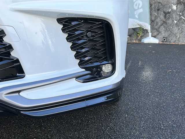 レクサス ＲＸ 350 Fスポーツ 京都府 2023(令5)年 2.8万km ホワイトノーヴァガラスフレーク ワンオーナー/純正ナビ/・フルセグTV/BT/Miracast/バックカメラ/パノラミックビューモニター/クルーズコントロール/サンルーフ/ビルトインETC2.0/アドバンスドパーク/プリクラッシュセーフティ/BSM/PDA/車線逸脱防止装置/コーナーセンサー/アイドリングストップ/ダウンヒルアシストコントロール/4WD/メモリーパワーシート/シートヒーター/エアシート/ステアリングヒーター/ステアリングスイッチ/パドルシフト/パワーバックドア/電動パーキングブレーキ/ブレーキホールド/プッシュスタート/純正ドアバイザー/純正フロアマット/保証書＆取説/スマートキースペア