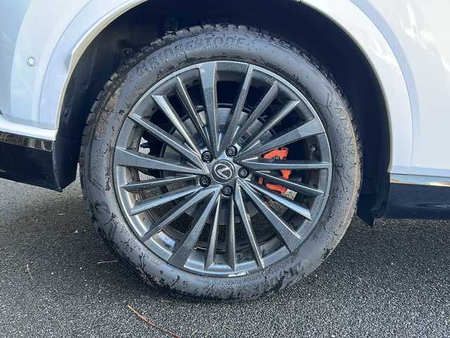 レクサス ＲＸ 350 Fスポーツ 京都府 2023(令5)年 2.8万km ホワイトノーヴァガラスフレーク ワンオーナー/純正ナビ/・フルセグTV/BT/Miracast/バックカメラ/パノラミックビューモニター/クルーズコントロール/サンルーフ/ビルトインETC2.0/アドバンスドパーク/プリクラッシュセーフティ/BSM/PDA/車線逸脱防止装置/コーナーセンサー/アイドリングストップ/ダウンヒルアシストコントロール/4WD/メモリーパワーシート/シートヒーター/エアシート/ステアリングヒーター/ステアリングスイッチ/パドルシフト/パワーバックドア/電動パーキングブレーキ/ブレーキホールド/プッシュスタート/純正ドアバイザー/純正フロアマット/保証書＆取説/スマートキースペア