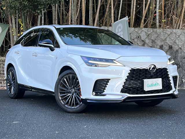 レクサス ＲＸ 350 Fスポーツ 京都府 2023(令5)年 2.8万km ホワイトノーヴァガラスフレーク ワンオーナー/純正ナビ/・フルセグTV/BT/Miracast/バックカメラ/パノラミックビューモニター/クルーズコントロール/サンルーフ/ビルトインETC2.0/アドバンスドパーク/プリクラッシュセーフティ/BSM/PDA/車線逸脱防止装置/コーナーセンサー/アイドリングストップ/ダウンヒルアシストコントロール/4WD/メモリーパワーシート/シートヒーター/エアシート/ステアリングヒーター/ステアリングスイッチ/パドルシフト/パワーバックドア/電動パーキングブレーキ/ブレーキホールド/プッシュスタート/純正ドアバイザー/純正フロアマット/保証書＆取説/スマートキースペア