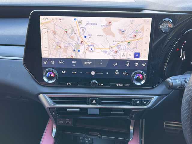 レクサス ＲＸ 350 Fスポーツ 京都府 2023(令5)年 2.8万km ホワイトノーヴァガラスフレーク ワンオーナー/純正ナビ/・フルセグTV/BT/Miracast/バックカメラ/パノラミックビューモニター/クルーズコントロール/サンルーフ/ビルトインETC2.0/アドバンスドパーク/プリクラッシュセーフティ/BSM/PDA/車線逸脱防止装置/コーナーセンサー/アイドリングストップ/ダウンヒルアシストコントロール/4WD/メモリーパワーシート/シートヒーター/エアシート/ステアリングヒーター/ステアリングスイッチ/パドルシフト/パワーバックドア/電動パーキングブレーキ/ブレーキホールド/プッシュスタート/純正ドアバイザー/純正フロアマット/保証書＆取説/スマートキースペア