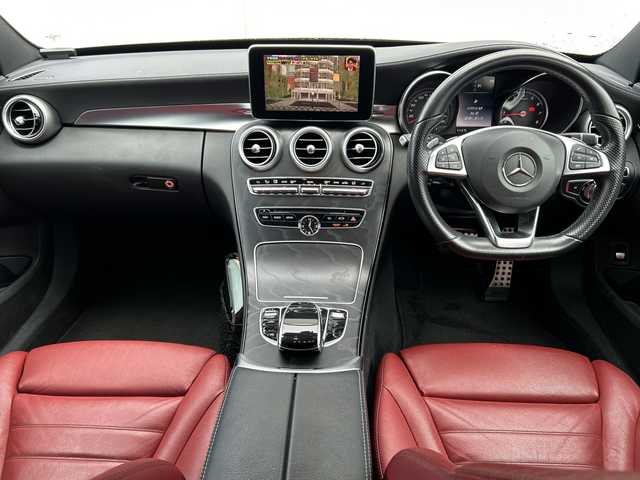 メルセデス・ベンツ Ｃ２００ ワゴン スポーツ 千葉県 2015(平27)年 6.6万km オブシディアンブラック ナビ　バックカメラ　革シート　電動リアドア　フルセグ　メモリーパワーシート　ＥＴＣ　シートヒーター　　ステアアシスト　レーンアシスト　ＢＴ　パフュームアトマイザー　USB　AMG18AW　LEDライト