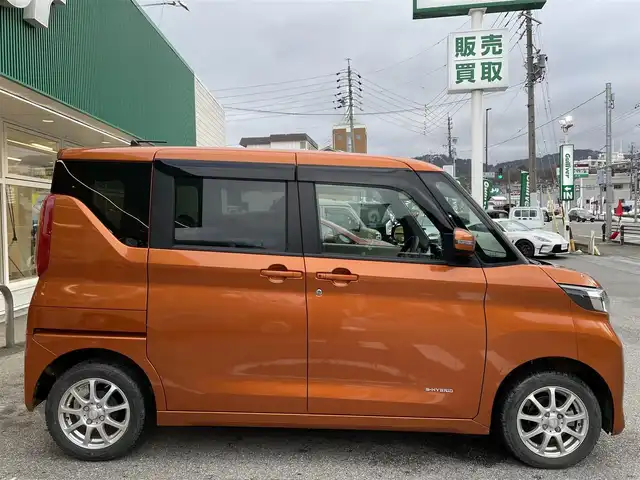 日産 ルークス X 岐阜県 2022(令4)年 0.9万km プレミアムサンシャインオレンジ 社外ナビ/全方位カメラ/デジタルインナーミラー/コーナーセンサー/片側パワースライドドア/前席シートヒーター/ドアバイザー/純正フロアマット/オートライト/ETC/4WD/サイド、カーテンエアバック