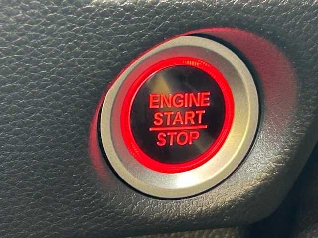 ホンダ Ｎ ＢＯＸ カスタム G L ターボ ホンダセンシング 千葉県 2020(令2)年 3.9万km プラチナホワイトパール 純正ナビ/フルセグTV/Bluetooth/DVD/CD/バックカメラ/ドライブレコーダー/両側パワースライドドア/クルーズコントロール/ETC/オートライト/プッシュスタートボタン/革巻きハンドル/ステアリングスイッチ/シートヒーター/レーンキープアシスト/衝突被害軽減ブレーキ/誤発進抑制機能/標識認識機能/車線逸脱抑制機能/純正アルミホイール/純正フロアマット/ウィンカーミラー/取扱説明書
