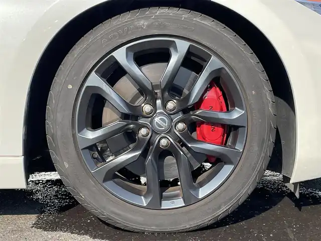 日産 フェアレディ Ｚ 広島県 2017(平29)年 1万km ブリリアントホワイトパール 登録時走行距離 9264km/ワンオーナー/レッドキャリパー/リアスポイラー/純正18インチブラックAW/ETC/HIDヘッドライト/オートライト/フォグランプ/純正フロアマット/プッシュスタート/スペアキー/オートエアコン/パドルシフト/保証書/取扱説明書