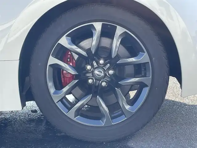 日産 フェアレディ Ｚ 広島県 2017(平29)年 1万km ブリリアントホワイトパール 登録時走行距離 9264km/ワンオーナー/レッドキャリパー/リアスポイラー/純正18インチブラックAW/ETC/HIDヘッドライト/オートライト/フォグランプ/純正フロアマット/プッシュスタート/スペアキー/オートエアコン/パドルシフト/保証書/取扱説明書