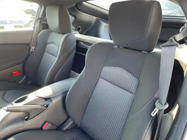 日産 フェアレディ Ｚ 広島県 2017(平29)年 1万km ブリリアントホワイトパール 登録時走行距離 9264km/ワンオーナー/レッドキャリパー/リアスポイラー/純正18インチブラックAW/ETC/HIDヘッドライト/オートライト/フォグランプ/純正フロアマット/プッシュスタート/スペアキー/オートエアコン/パドルシフト/保証書/取扱説明書