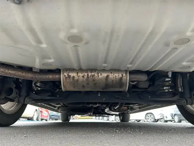 日産 セレナ ハイウェイスター Sハイブリッド 静岡県 2012(平24)年 13.9万km エターナルスノーホワイト 純正ＳＤナビ（Ｂｌｕｅｔｏｏｔｈ，ＣＤ，ＤＶＤ，フルセグＴＶ）/フリップダウンモニター/バックカメラ/前後コーナーセンサー/ＨＩＤヘッドライト/クルーズコントロール/スマートキー/純正アルミホイール/プッシュスタート/パワーステアリング/パワーウインドウ/パーキングアシスト/スペアキー/３列シート/純正フロアマット/片側パワースライドドア/ABS/横滑り防止装置/盗難防止装置/オートライト/ダブルエアバッグ