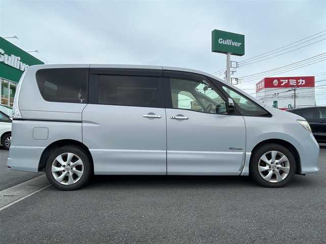 日産 セレナ ハイウェイスター Sハイブリッド 静岡県 2012(平24)年 13.9万km エターナルスノーホワイト 純正ＳＤナビ（Ｂｌｕｅｔｏｏｔｈ，ＣＤ，ＤＶＤ，フルセグＴＶ）/フリップダウンモニター/バックカメラ/前後コーナーセンサー/ＨＩＤヘッドライト/クルーズコントロール/スマートキー/純正アルミホイール/プッシュスタート/パワーステアリング/パワーウインドウ/パーキングアシスト/スペアキー/３列シート/純正フロアマット/片側パワースライドドア/ABS/横滑り防止装置/盗難防止装置/オートライト/ダブルエアバッグ