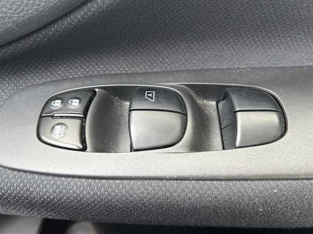 日産 セレナ ハイウェイスター Sハイブリッド 静岡県 2012(平24)年 13.9万km エターナルスノーホワイト 純正ＳＤナビ（Ｂｌｕｅｔｏｏｔｈ，ＣＤ，ＤＶＤ，フルセグＴＶ）/フリップダウンモニター/バックカメラ/前後コーナーセンサー/ＨＩＤヘッドライト/クルーズコントロール/スマートキー/純正アルミホイール/プッシュスタート/パワーステアリング/パワーウインドウ/パーキングアシスト/スペアキー/３列シート/純正フロアマット/片側パワースライドドア/ABS/横滑り防止装置/盗難防止装置/オートライト/ダブルエアバッグ