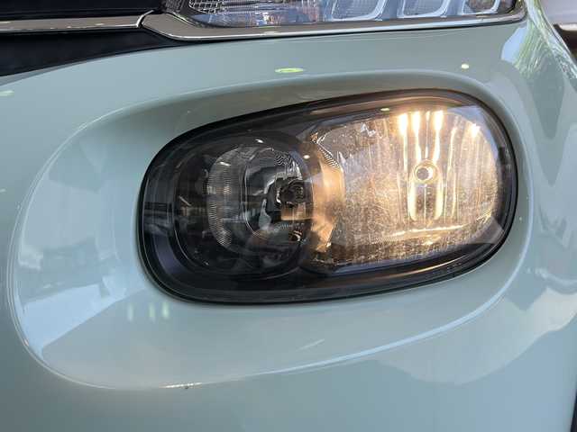 シトロエン Ｃ３ シャイン 京都府 2020(令2)年 2万km 緑／白 純正ディスプレイオーディオ/ＢＳＭ　/衝突被害軽減ブレーキ　/バックカメラ　/Bluetooth/iPod/USB/後方コーナーセンサー/横滑り防止/レーンキープアシスト/オートライト　/ターボ　/２トーン　/クルーズコントロール/スマートキー　/ハーフレザー　/前方社外ドラレコ/（CS-360FH)　/純正ＡＷ１６インチ　/ウインカーミラー　/ETC/Wサイドエアバッグ/カーテンエアバッグ