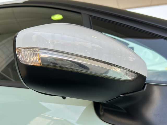 シトロエン Ｃ３ シャイン 京都府 2020(令2)年 2万km 緑／白 純正ディスプレイオーディオ/ＢＳＭ　/衝突被害軽減ブレーキ　/バックカメラ　/Bluetooth/iPod/USB/後方コーナーセンサー/横滑り防止/レーンキープアシスト/オートライト　/ターボ　/２トーン　/クルーズコントロール/スマートキー　/ハーフレザー　/前方社外ドラレコ/（CS-360FH)　/純正ＡＷ１６インチ　/ウインカーミラー　/ETC/Wサイドエアバッグ/カーテンエアバッグ