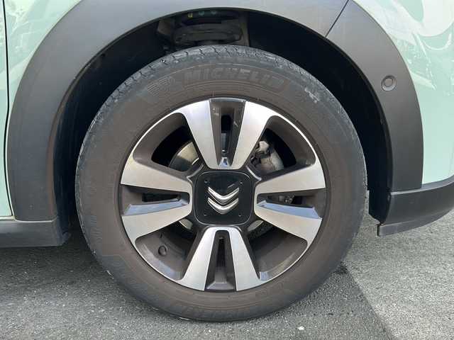 シトロエン Ｃ３ シャイン 京都府 2020(令2)年 2万km 緑／白 純正ディスプレイオーディオ/ＢＳＭ　/衝突被害軽減ブレーキ　/バックカメラ　/Bluetooth/iPod/USB/後方コーナーセンサー/横滑り防止/レーンキープアシスト/オートライト　/ターボ　/２トーン　/クルーズコントロール/スマートキー　/ハーフレザー　/前方社外ドラレコ/（CS-360FH)　/純正ＡＷ１６インチ　/ウインカーミラー　/ETC/Wサイドエアバッグ/カーテンエアバッグ