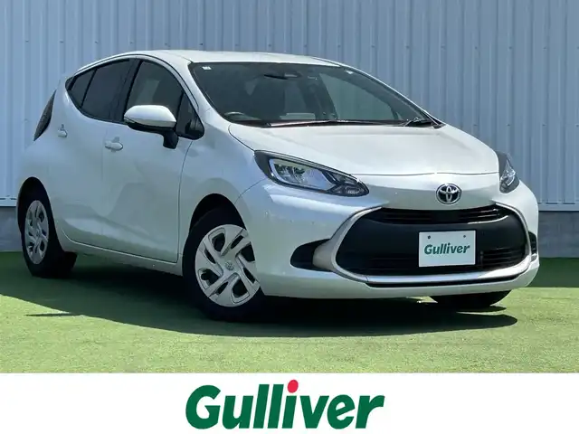 トヨタ アクア G 香川県 2022(令4)年 4.3万km プラチナホワイトパールマイカ 登録時走行距離42551km/純正ディスプレイオーディオナビ/クルーズコントロール/バックカメラ/ETC/ドライブレコーダー/純正フロアマット/LEDヘッドライト/コーナーセンサー/横滑り防止/W+サイドエアバック/プッシュスタート/取扱説明書/保証書