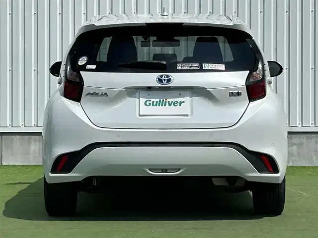 トヨタ アクア G 香川県 2022(令4)年 4.3万km プラチナホワイトパールマイカ 登録時走行距離42551km/純正ディスプレイオーディオナビ/クルーズコントロール/バックカメラ/ETC/ドライブレコーダー/純正フロアマット/LEDヘッドライト/コーナーセンサー/横滑り防止/W+サイドエアバック/プッシュスタート/取扱説明書/保証書