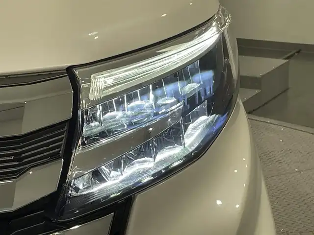 トヨタ ルーミー カスタムG－T 愛知県 2021(令3)年 2万km パールホワイトⅢ 純正９インチディスプレイオーディオ/パノラミックビューモニター/両側パワースライドドア/スマートアシストIII/衝突軽減ブレーキ/レーダークルーズコントロール/クリアランスソナー/車線逸脱警報/電動パーキングブレーキ/ブレーキホールド/シートヒーター/前後ドライブレコーダー/ビルトインＥＴＣ/USB入力端子/アクセサリーソケット/アイドリングストップ/純正15インチアルミホイール