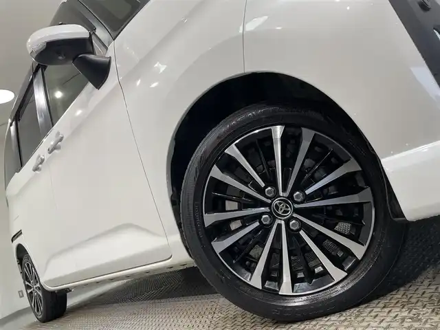 トヨタ ルーミー カスタムG－T 愛知県 2021(令3)年 2万km パールホワイトⅢ 純正９インチディスプレイオーディオ/パノラミックビューモニター/両側パワースライドドア/スマートアシストIII/衝突軽減ブレーキ/レーダークルーズコントロール/クリアランスソナー/車線逸脱警報/電動パーキングブレーキ/ブレーキホールド/シートヒーター/前後ドライブレコーダー/ビルトインＥＴＣ/USB入力端子/アクセサリーソケット/アイドリングストップ/純正15インチアルミホイール