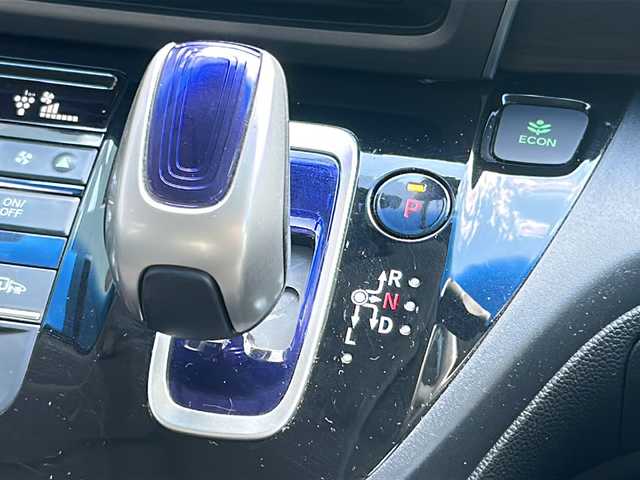 ホンダ フリード ハイブリット EX 広島県 2019(平31)年 4.5万km プレミアムスパークルブラックパール 禁煙車/ワンオーナー/ホンダセンシング/・衝突軽減ブレーキ〈CMBS〉/・誤発進抑制機能/・ACC〈アダプティブ・クルーズ・コントロール〉/・LKAS〈車線維持支援システム〉/・行者事故低減ステアリング/・路外逸脱抑制機能/・先行車発進お知らせ機能/・標識認識機能/Cパッケージ/Sパッケージ/・本革巻ステアリングホイール/・コンビシート&専用インテリア/・15インチアルミホイール/・シートバックアッパーポケット/コンフォートビューパッケージ/純正ナビ(VXM-194VFi)/・フルセグTV/CD/DVD/Bluetooth/SD/バックカメラ/両側パワースライドドア/ステアリングスイッチ/オートライト/LEDヘッドライト＋アクティブコーナリングライト/ハーフレザー/シートヒーター/スマートキー/プッシュスタート/スペアキー/前、後ドライブレコーダー/ETC/純正ドアバイザー/W+サイド+カーテンエアバック