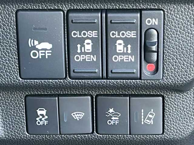 ホンダ フリード ハイブリット EX 広島県 2019(平31)年 4.5万km プレミアムスパークルブラックパール 禁煙車/ワンオーナー/ホンダセンシング/・衝突軽減ブレーキ〈CMBS〉/・誤発進抑制機能/・ACC〈アダプティブ・クルーズ・コントロール〉/・LKAS〈車線維持支援システム〉/・行者事故低減ステアリング/・路外逸脱抑制機能/・先行車発進お知らせ機能/・標識認識機能/Cパッケージ/Sパッケージ/・本革巻ステアリングホイール/・コンビシート&専用インテリア/・15インチアルミホイール/・シートバックアッパーポケット/コンフォートビューパッケージ/純正ナビ(VXM-194VFi)/・フルセグTV/CD/DVD/Bluetooth/SD/バックカメラ/両側パワースライドドア/ステアリングスイッチ/オートライト/LEDヘッドライト＋アクティブコーナリングライト/ハーフレザー/シートヒーター/スマートキー/プッシュスタート/スペアキー/前、後ドライブレコーダー/ETC/純正ドアバイザー/W+サイド+カーテンエアバック