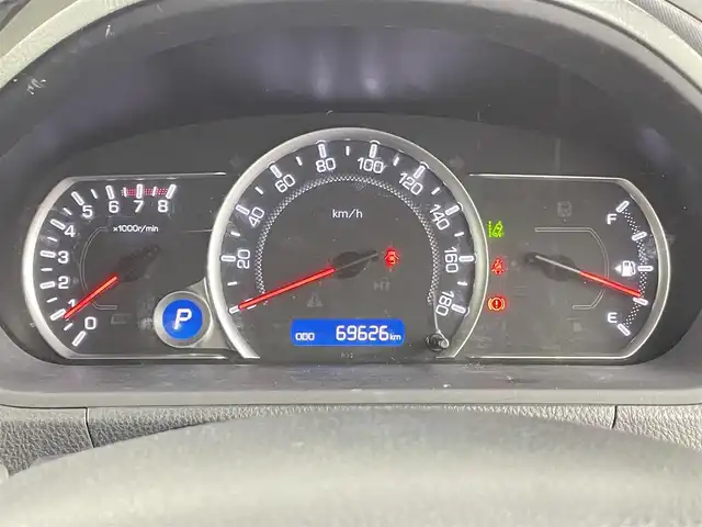 トヨタ ノア Si 千葉県 2016(平28)年 7万km ホワイトパールクリスタルシャイン 禁煙車/トヨタセーフティーセンス/　・プリクラッシュセーフティ/　・レーンディパーチャーアラート/　・オートマチックハイビーム/　・先行車発進お知らせ/純正9インチメモリナビ/　CD/DVD/BT/フルセグTV/フリップダウンモニター/両側パワースライドドア/バックカメラ/ビルトインETC/電動格納ミラー/革巻きステアリング/ステアリングスイッチ/純正フロアマット/LEDヘッドライト/純正16インチアルミホイール