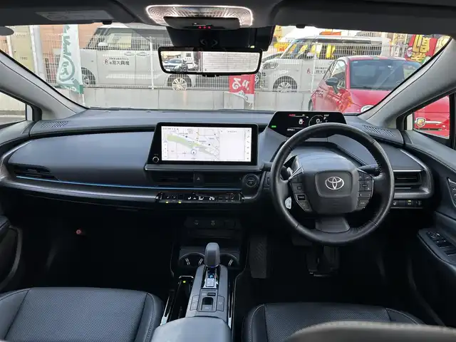 トヨタ プリウス Z 大分県 2023(令5)年 5.9万km プラチナホワイトパールマイカ 〇ワンオーナー/〇革シート/〇純正ディスプレイオーディオ（ナビ付）/　ラジオ・BT・USB/〇全方位カメラ/〇ETC/〇デジタルインナーミラー/〇ステアリングスイッチ/〇革巻きステアリング/〇ステアリングヒーター/〇オートハイビームアシスト/〇パワーバックドア/〇ヘッドライトレベライザー/〇置くだけ充電/〇シートヒーター/〇エアーシート/〇ACC/〇LKA/〇BSM/〇運転席パワーシート/〇AC100V/〇保証書/〇スペアキー