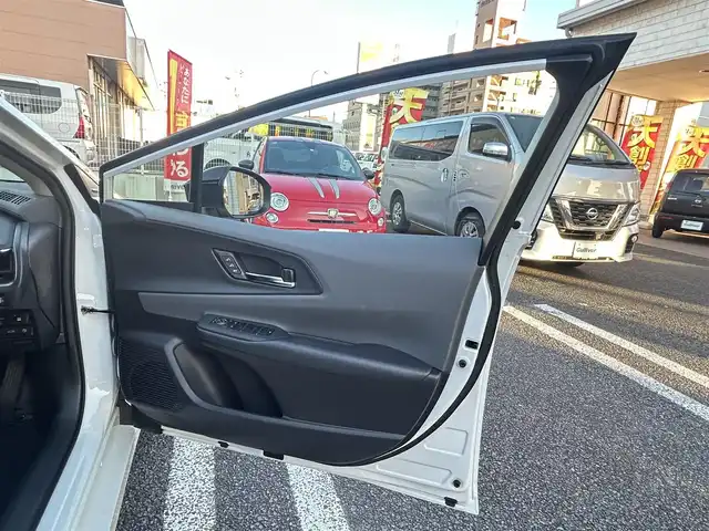 トヨタ プリウス Z 大分県 2023(令5)年 5.9万km プラチナホワイトパールマイカ 〇ワンオーナー/〇革シート/〇純正ディスプレイオーディオ（ナビ付）/　ラジオ・BT・USB/〇全方位カメラ/〇ETC/〇デジタルインナーミラー/〇ステアリングスイッチ/〇革巻きステアリング/〇ステアリングヒーター/〇オートハイビームアシスト/〇パワーバックドア/〇ヘッドライトレベライザー/〇置くだけ充電/〇シートヒーター/〇エアーシート/〇ACC/〇LKA/〇BSM/〇運転席パワーシート/〇AC100V/〇保証書/〇スペアキー