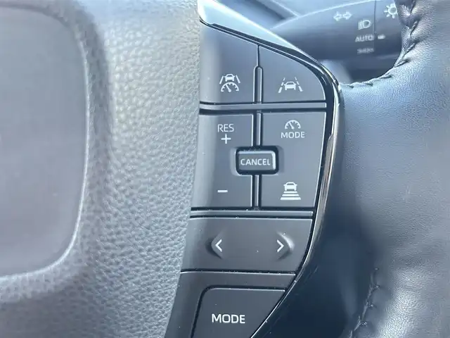 トヨタ プリウス Z 大分県 2023(令5)年 5.9万km プラチナホワイトパールマイカ 〇ワンオーナー/〇革シート/〇純正ディスプレイオーディオ（ナビ付）/　ラジオ・BT・USB/〇全方位カメラ/〇ETC/〇デジタルインナーミラー/〇ステアリングスイッチ/〇革巻きステアリング/〇ステアリングヒーター/〇オートハイビームアシスト/〇パワーバックドア/〇ヘッドライトレベライザー/〇置くだけ充電/〇シートヒーター/〇エアーシート/〇ACC/〇LKA/〇BSM/〇運転席パワーシート/〇AC100V/〇保証書/〇スペアキー