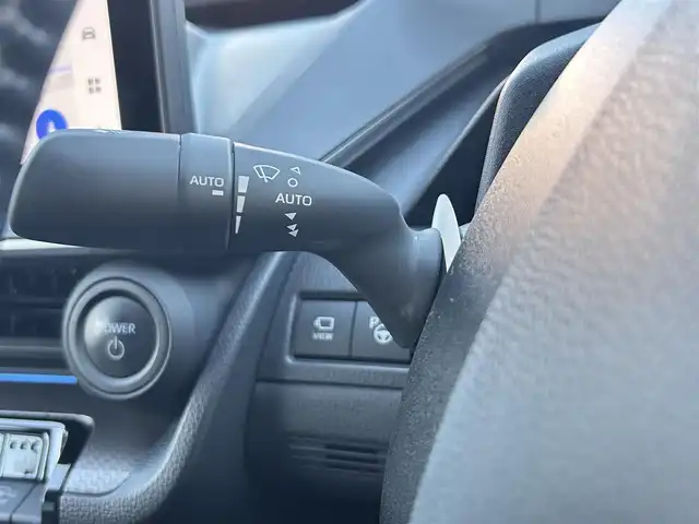 トヨタ プリウス Z 大分県 2023(令5)年 5.9万km プラチナホワイトパールマイカ 〇ワンオーナー/〇革シート/〇純正ディスプレイオーディオ（ナビ付）/　ラジオ・BT・USB/〇全方位カメラ/〇ETC/〇デジタルインナーミラー/〇ステアリングスイッチ/〇革巻きステアリング/〇ステアリングヒーター/〇オートハイビームアシスト/〇パワーバックドア/〇ヘッドライトレベライザー/〇置くだけ充電/〇シートヒーター/〇エアーシート/〇ACC/〇LKA/〇BSM/〇運転席パワーシート/〇AC100V/〇保証書/〇スペアキー