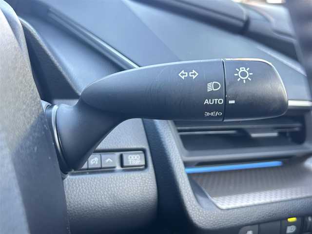 トヨタ プリウス Z 大分県 2023(令5)年 5.9万km プラチナホワイトパールマイカ 〇ワンオーナー/〇革シート/〇純正ディスプレイオーディオ（ナビ付）/　ラジオ・BT・USB/〇全方位カメラ/〇ETC/〇デジタルインナーミラー/〇ステアリングスイッチ/〇革巻きステアリング/〇ステアリングヒーター/〇オートハイビームアシスト/〇パワーバックドア/〇ヘッドライトレベライザー/〇置くだけ充電/〇シートヒーター/〇エアーシート/〇ACC/〇LKA/〇BSM/〇運転席パワーシート/〇AC100V/〇保証書/〇スペアキー