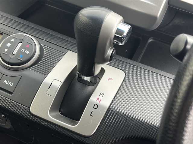 ホンダ フリード G ジャストセレクション 大阪府 2013(平25)年 11.8万km 青Ｍ ディーラーOPGathersナビ/（AMFM/CD/DVD/SD/MSV/BT/フルセグ）/バックカメラ/片側パワースライドドア/スマートキー×２/ビルトインETC/オートHIDライト/電動格納ミラー/純正フロアマット/ドアバイザー