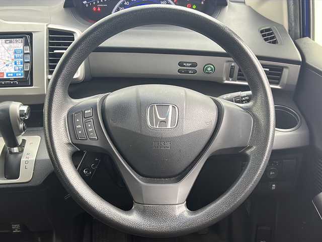 ホンダ フリード G ジャストセレクション 大阪府 2013(平25)年 11.8万km 青Ｍ ディーラーOPGathersナビ/（AMFM/CD/DVD/SD/MSV/BT/フルセグ）/バックカメラ/片側パワースライドドア/スマートキー×２/ビルトインETC/オートHIDライト/電動格納ミラー/純正フロアマット/ドアバイザー