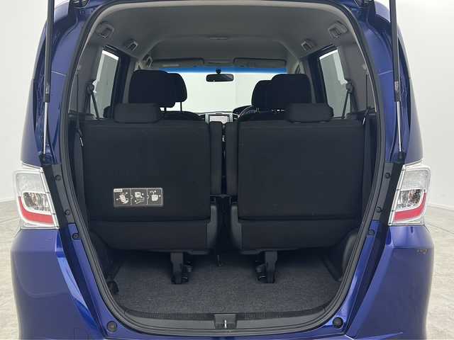 ホンダ フリード G ジャストセレクション 大阪府 2013(平25)年 11.8万km 青Ｍ ディーラーOPGathersナビ/（AMFM/CD/DVD/SD/MSV/BT/フルセグ）/バックカメラ/片側パワースライドドア/スマートキー×２/ビルトインETC/オートHIDライト/電動格納ミラー/純正フロアマット/ドアバイザー