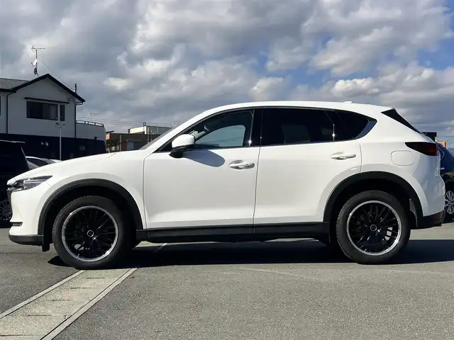 マツダ ＣＸ－５ XD Lパッケージ 静岡県 2020(令2)年 5.4万km スノーフレイクホワイトパールマイカ エンジンスタートボタン/パワーステアリング/パワーウィンドウ/保証書/パドルシフト/スマートキー/オートエアコン/レーダークルーズコントロール/USB入力端子/ETC/純正ナビ（CD/DVD/BT/フルセグ）/全方位カメラ/電動リアゲート/ドライブレコーダー/フロアマット/前席パワーシート/全席シートヒーター/レザーシート/社外アルミホイール/ABS/横滑り防止装置/コーナーセンサー前後/レーンキープアシスト/オートライト/オートマチックハイビーム/LEDヘッドライト/W+サイドエアバッグ/衝突軽減システム